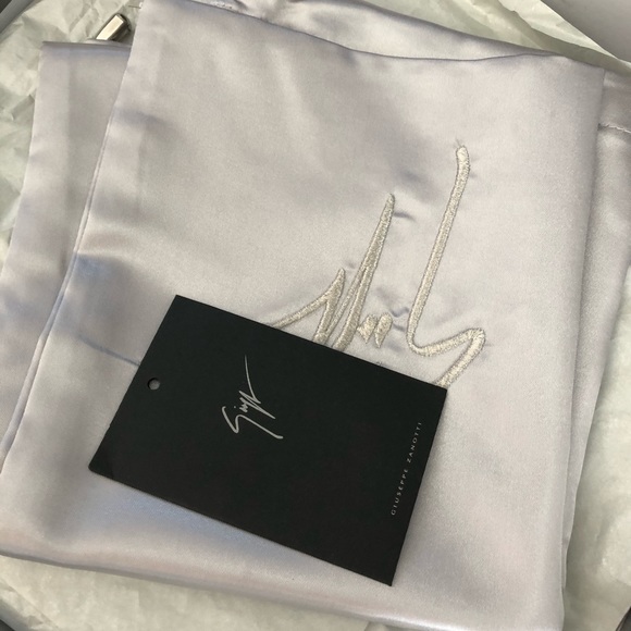 By sizes - Picture 2 of 3